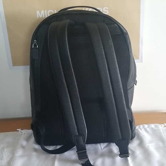 Michael kors backpack- black Brand New - Picture 3 of 7